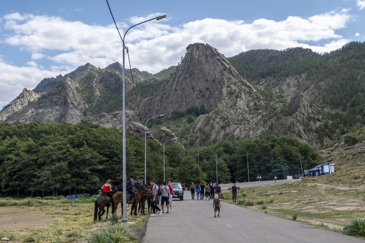 Day 9: Final Day of Riding in Bayanaul and Farewell Dinner - Photo 1