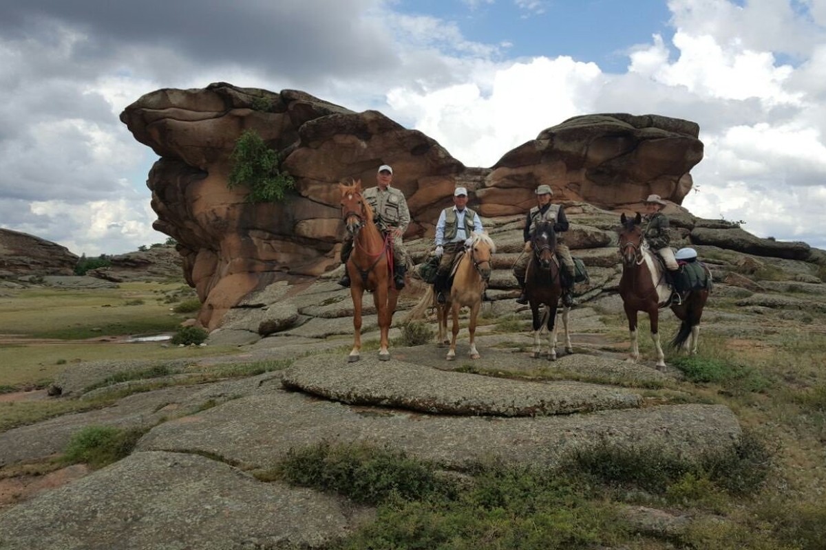 Day 6: Legends, Natural Wonders and Rock Sculptures - Photo 2